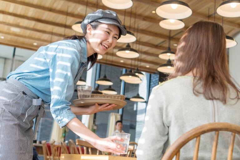 D①【店長候補】飲食業界未経験歓迎◎／店長昇格後はインセンティブ支給あり／福利厚生充実！