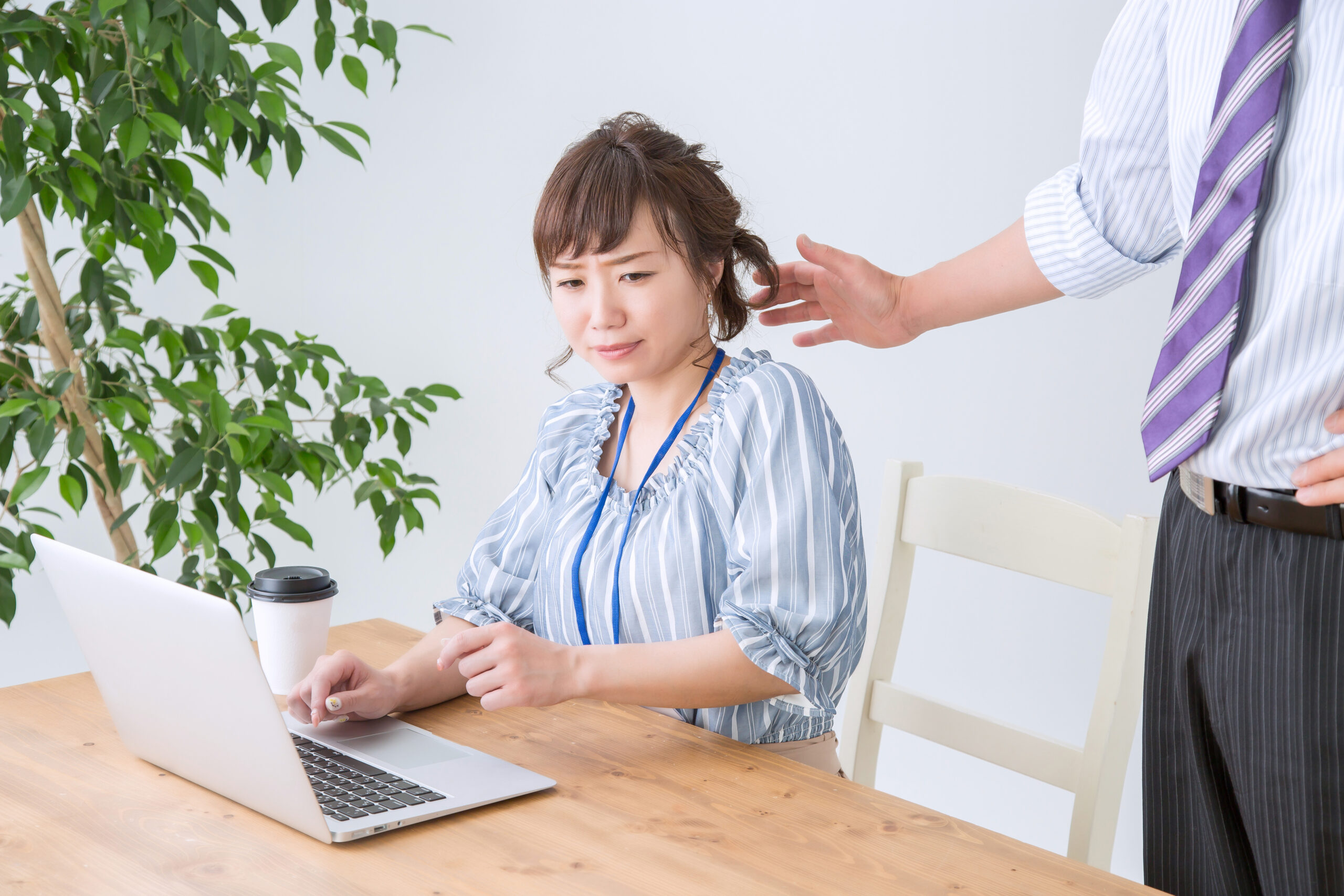 答えたくない質問をされている