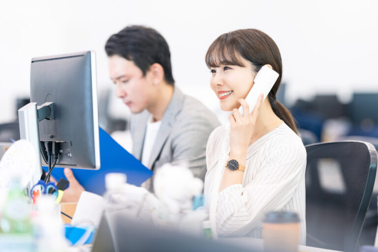 【第二新卒・未経験歓迎】一般事務／営業事務＜人材サービスをサポートしてくれる方を大募集／シニア向けHR企業／完全週休2日＞