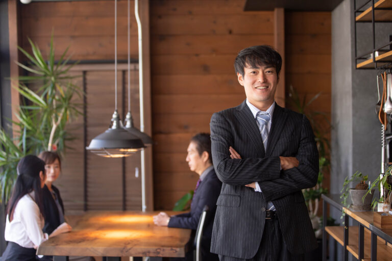 20代活躍中【IT法人営業】業界未経験歓迎／土日祝休み／退職金制度あり