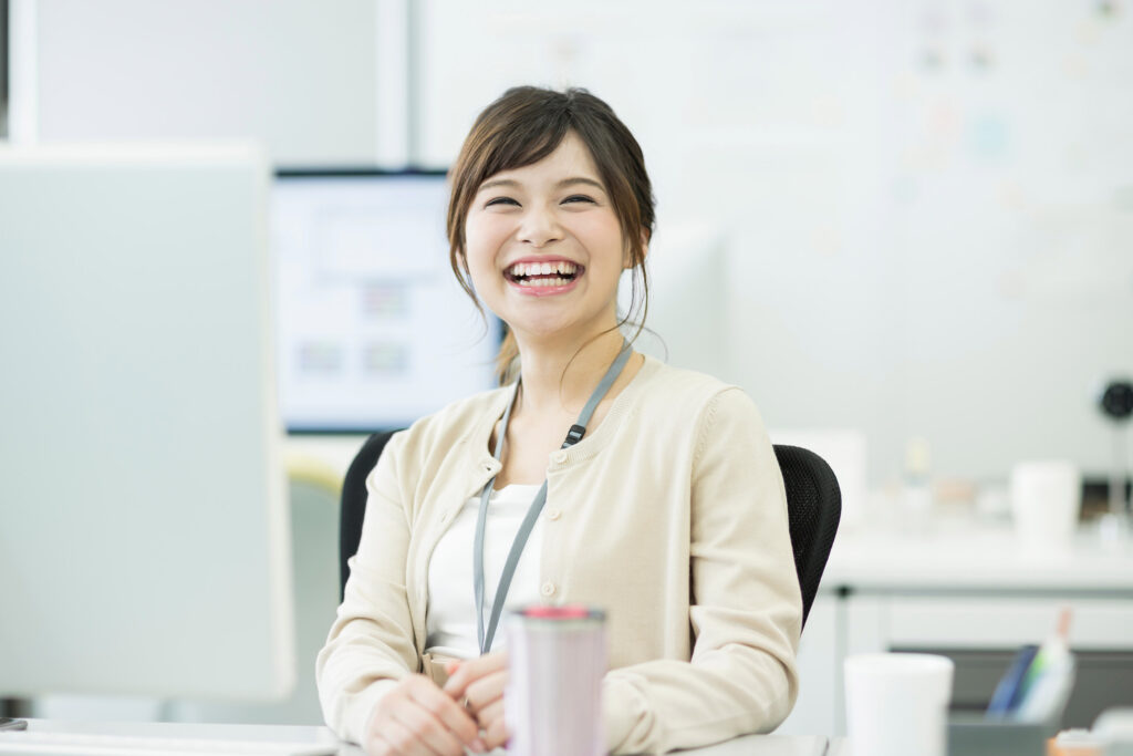 【面接１回/採用内定1週間以内】auショップのカウンターセールス/賞与あり/退職金制度あり