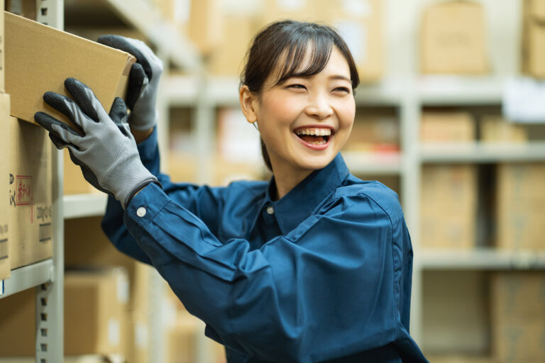名古屋市【昇降機の工事職】経験者優遇！未経験から活躍できます／金山駅スグ／土日祝休／退職金あり／転勤ナシ